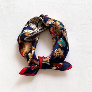 Benutzer definierter Druck auf Designer Seiden quadrat Große Schals Drucks ervice Pferd Seiden schal - Product Image 1