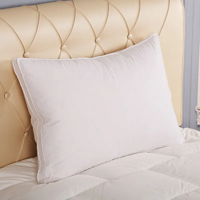 ريشة زخرفية طبيعية بيضاء من نسيج القطن ، غطاء وسادة سرير تنافسية