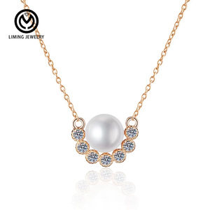 Collar con Colgante de Ángel Sonriente XL199 de Plata de Ley 925 con Perla Natural de Agua Dulce y Moissanita de 0.21Ct para Mujer, Joyería Fina - Product Image 1