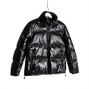 Chaqueta Acolchada Negra para Hombre, Cuello Alto, Cierre de Cremallera, Resistente al Viento, Color Sólido, Ropa de Invierno Informal, Material Grueso de Poliéster - Product Image 1
