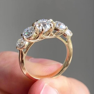 แหวนหมั้นเพชรโมอิสซาไนต์ทองคำ 14k ประดับเพชรแบบฝังเต็มวง ของขวัญวันครบรอบสำหรับผู้หญิงสุดโรแมนติก พร้อมใบรับรองจากผู้ที่สามสำหรับคู่รัก - Product Image 4