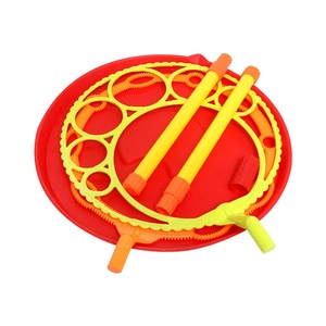 Varita de burbujas de plástico colorida para niños, juguetes de agua al aire libre de verano para soplar burbujas divertidas - Product Image 4
