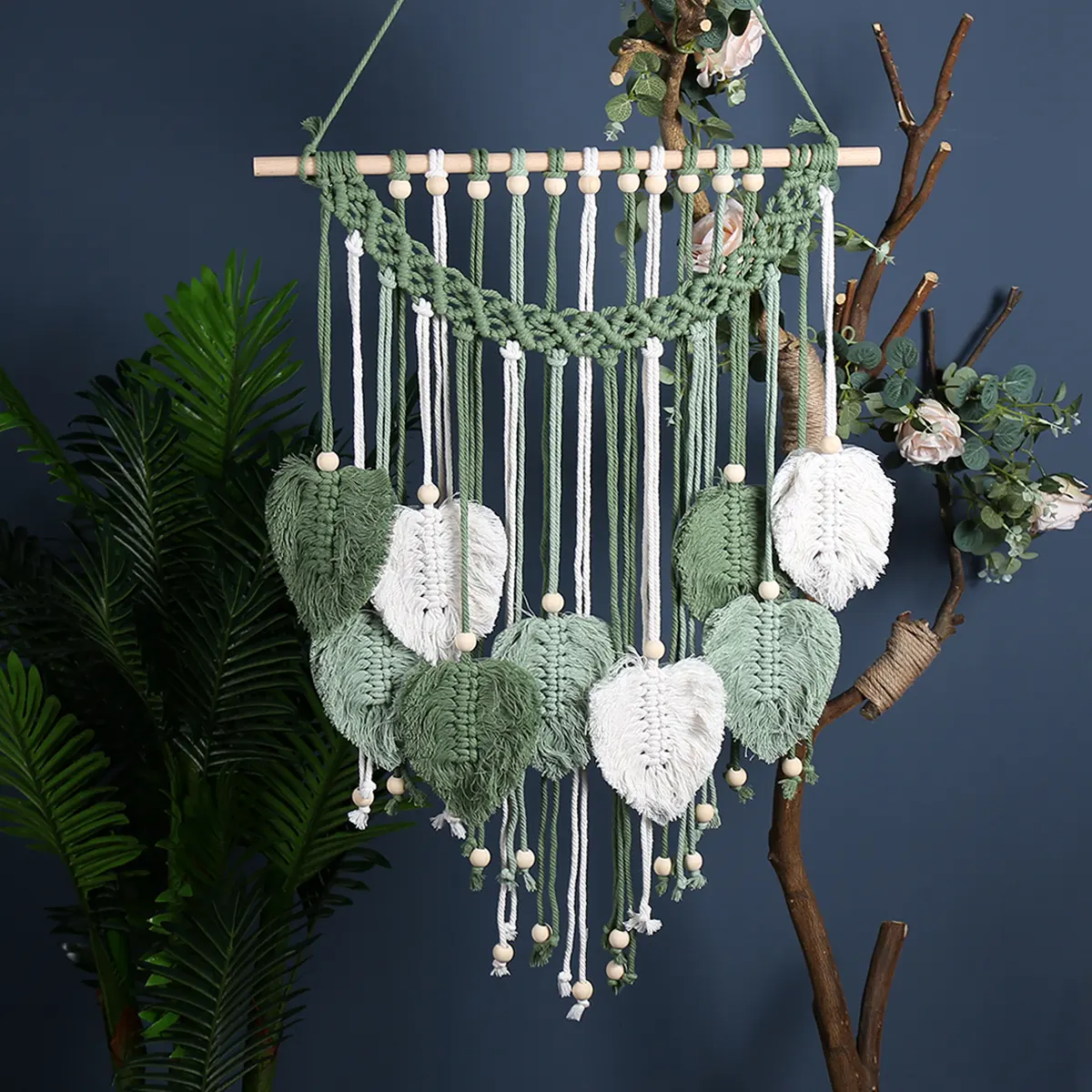 Wholesale Newest Macrame Leaf Shape Wall Art Wall Hanging Chic Home Decoration Handmade Tapestry for Living Room