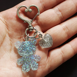 Portachiavi in resina con strass, ciondolo <span class=keywords><strong>orsetto</strong></span>, piccolo <span class=keywords><strong>orsetto</strong></span> in plastica con cuore glitterato, ciondolo per borsa, accessori portachiavi - Product Image 1