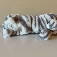 Peluche populaire britannique Sacha Snow Tiger JC Tiger, super douce, avec rembourrage en coton PP, cadeau pour amis, vente en gros