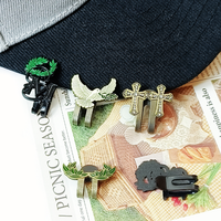 Clips de bord de casquette en métal plaqué antique personnalisés, en gros, avec logo naturel personnalisé, pour casquettes de baseball tendance, épingles en émail souple avec cristal
