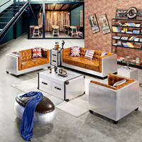 Maßgefertigtes OEM ODM Aviation-Möbel Mid-Century Industrial Metall-Leder Chesterfield 2-3-Sitzer Sofa mit Schwammfüllung für Wohnzimmer und Zuhause