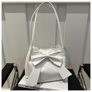 Bolsos de mujer hermosos, bolso tote de gran capacidad para mujer de alta calidad, nuevo bolso de hombro versátil con forro de PU a la moda. - Product Image 1