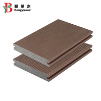 Plancher en bois composite Extrusion Co Prix d'usine Platelage en bois facile à installer Platelage en bois composite WPC à bas prix