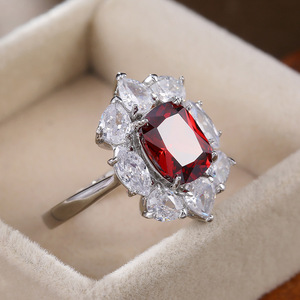 Bague élégante et tendance avec accent scintillant, bijou pour femme, bague minimaliste - Product Image 4