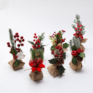 Nouvelle mini décoration de Noël pour bureau, arbre de Noël miniature avec pommes de pin et baies rouges en coton, centre de table festif pour bureau, chambre à coucher - Product Image 5
