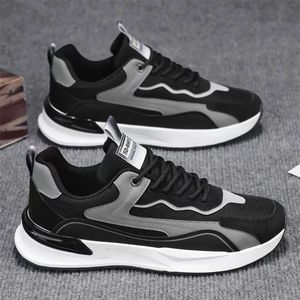 Chaussures de sport pour hommes en stock pour la vente en gros, chaussures décontractées simples à semelle épaisse, chaussures respirantes en mesh à lacets pour adolescents - Product Image 2