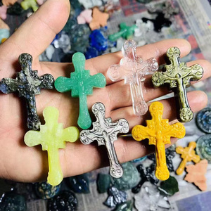 Gran oferta, crucifijo de Aventurina Natural de 5CM, artesanías talladas a mano, Cruz de cuarzo transparente, bendición religiosa para regalos <span class=keywords><strong>DIY</strong></span> - Product Image 1