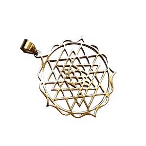 Colgante de latón Shree Yantra, colgante liso de Yogo, Color dorado, de Chakra - Product Image 3