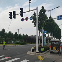 Poteau de signalisation routière octogonal en acier Q235 avec finition galvanisée à chaud, durable pour une utilisation sur routes et autoroutes, garantie 10 ans