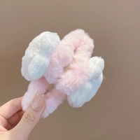 Pince à cheveux en peluche motif animal de dessin animé personnalisé de haute qualité thème animal tissu griffe de requin accessoire de cheveux d'hiver pour fille