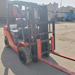 Chariot élévateur diesel d'occasion japonais 2020 8F 3T à mât bi-étagé, pneus pneumatiques/solides, hydraulique multifonctionnel, livraison rapide - Product Image 4