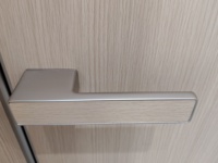 Porte en aluminium et bois Benison 45, imperméable, anti-insectes, design minimaliste pour salon et chambre, utilisation en environnement humide