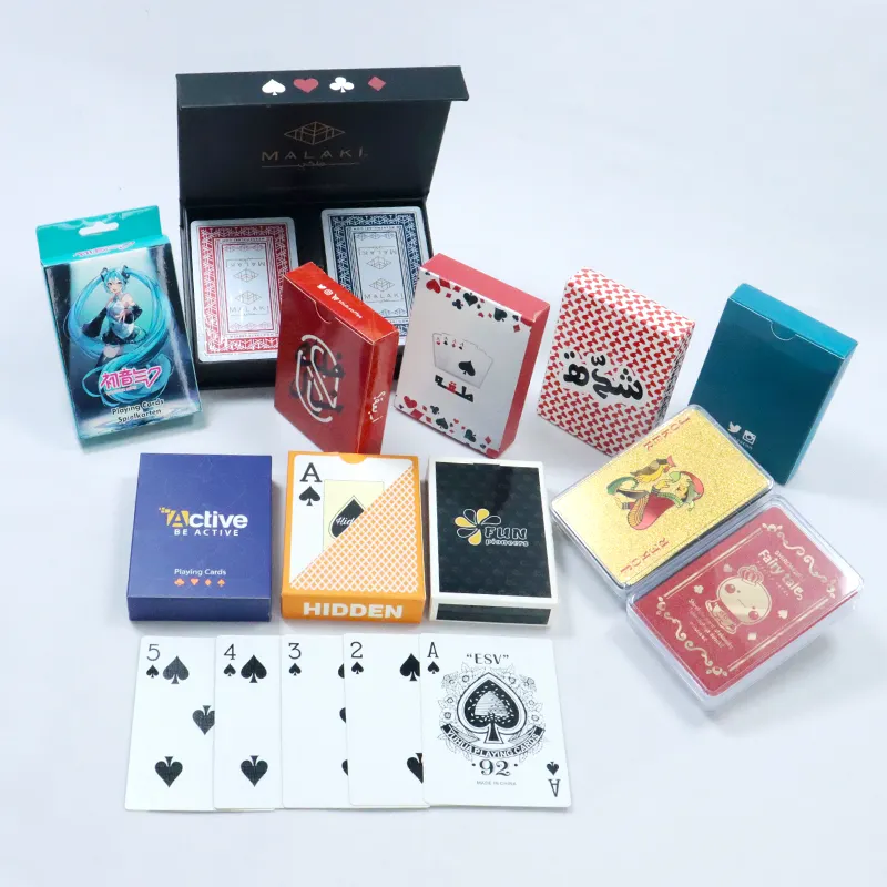 Carte da gioco personalizzate impermeabili in plastica all'ingrosso 100% mazzo di carte da poker durevoli in PVC con vari design