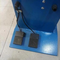 Machine de rivetage coulée multifonctionnelle pour réparation automobile riveteuse horizontale hydraulique électrique