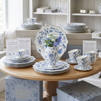 Service de vaisselle en céramique classique à bord festonné, décoratif, motif floral bleu, en porcelaine, pour cadeau de mariage, fête, table de réception