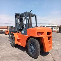 Chariot élévateur intérieur UCM 1500 kg 4x4 Diesel Hydraulique avec déplaceur latéral, pneus polyuréthane, commande assise pour l'impression et les matériaux de construction