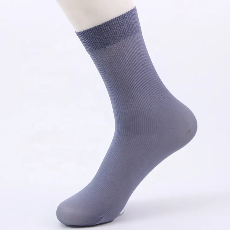 ถุงเท้าใยถ่านไม้ไผ่แบบบางลำลองสำหรับผู้ชาย,ถุงเท้าสีพื้นถุงเท้าปานกลางแบบระบายอากาศได้ดีใหม่สำหรับฤดูร้อน