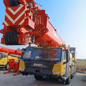 Grúa sobre camión Sany STC2200 de 220 toneladas, bien mantenida, con gran capacidad de elevación, lista para trabajar en proyectos de construcción. - Product Image 1