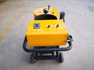 Pulvérisateur d'émulsion bitumineuse à commande manuelle à bon prix, machine d'étanchéité routière, épandeur de bitume, machine d'étanchéité des fissures routières en vente - Product Image 5