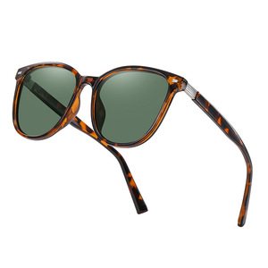Lunettes de soleil polarisées carrées surdimensionnées UV400 pour hommes et femmes, avec logo personnalisé, style sport et conduite, collection 2026 - Product Image 3