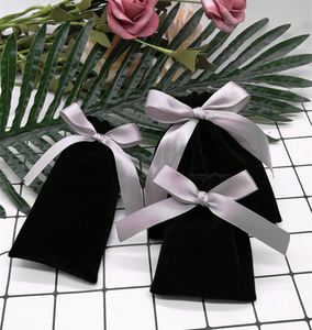 Sacs à cordon en velours noir personnalisés avec logo, vente en gros, sacs à bijoux en velours à cordon - Product Image 3