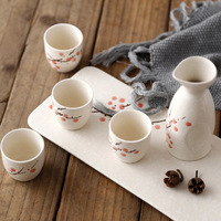 BAMBUS Groothandel Op Maat Gemaakt Japans Traditioneel Handbedrukt Porseleinen Sake Set met Schaal Kleine Bekers voor Restaurants Hotels Catering