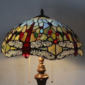 Lámpara de Pie Vintage LongHuiJing de 16 Pulgadas con Diseño de Libélula y Pantalla de Vidrio Tintado para Sala de Estar - Product Image 1