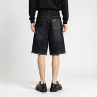 Shorts en jean camouflage pour homme, bleu foncé, taille élastique, passants de ceinture, poches obliques, poche arrière, coupe ample, longueur mi-cuisse