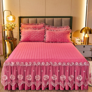 2022 New <span class=keywords><strong>Bed</strong></span> Rock Tröster Hochzeit <span class=keywords><strong>Full</strong></span> Size Spitze Samt Quilten Stickerei Bettwäsche Set Tages decke Bettdecke - Product Image 5