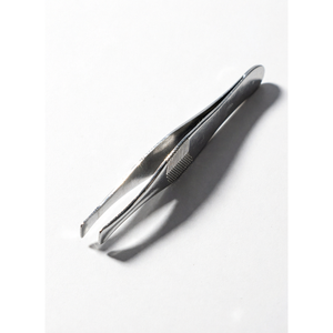 แหนบสแตนเลสปลายหยักสำหรับดูแลผิวประจำวันเครื่องมือความงามทุกประเภท - Product Image 1