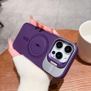 เคสโทรศัพท์แบบแม่เหล็กด้าน สำหรับ iPhone 15 14 13 12 11 Pro Max Plus  ซิลิโคนนิ่ม ป้องกันเลนส์กล้อง  แบบด้าน - Product Image 3