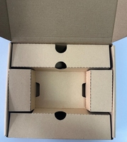 Boîte postale d'expédition ondulée kraft brune personnalisée au design créatif pour l'emballage de bouteilles en carton plastification mate éponge
