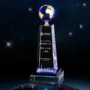 Carte globale bleue personnalisée, ballon cristal, trophée, vente en gros, design spécial, base bleue, cristal, trophée pour souvenir