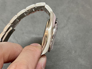 Équipé du mouvement automatique intégré 3235. Montre mécanique rose haut de gamme la plus vendue - Product Image 2