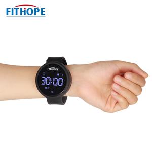 นาฬิกาข้อมือเลเซอร์โลหะสีดำ เครื่องนวดเพื่อสุขภาพ ชาร์จผ่าน USB ควบคุมเวลาได้ ช่วยเพิ่มการไหลเวียนโลหิต - Product Image 2