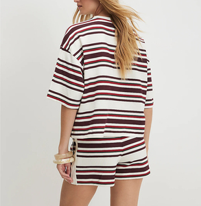 Nuova Tuta Sportiva da Donna OEM Popolare <span class=keywords><strong>Stile</strong></span> <span class=keywords><strong>Retrò</strong></span> a Righe, Top con Scollo a V e Spalle Scivolate e Pantaloncini con Coulisse, Set Casual 2 Pezzi - Product Image 2
