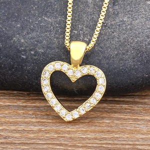UM JEWELRY Cadena de Eslabones de Cobre Chapado en Oro de 18K con Forma de Corazón Hueco Elegante de Alta Calidad y Circonita Cúbica, Engaste de Garra, Regalo Romántico - Product Image 3