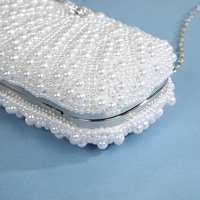 Pochette de mariée de luxe faite à la main en perles, élégante pochette de soirée blanche perlée avec chaîne argentée brillante pour mariage et fête