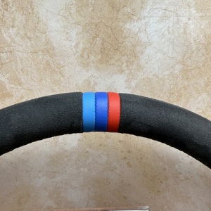 Volant entièrement en alcantara avec bande tricolore pour G20 G22 G30 G31 M2 G87 M3 G80 M4 G82 G42 M5 F90 F80 F82 F95 X3M - Product Image 2