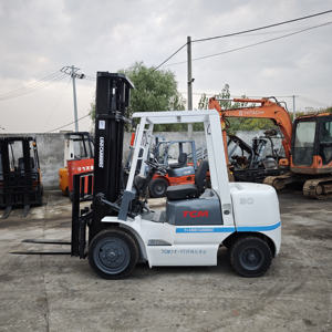 Chariot élévateur TCM 3T FD 30 d'occasion de haute qualité, original du Japon, avec moteur et boîte de vitesses d'origine à vendre - Product Image 2