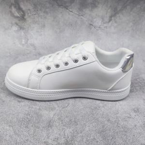 أحذية رياضية نسائية غير رسمية بالجملة، تصنيع حسب الطلب، أحذية نسائية ناعمة متعددة الاستخدامات، أحذية مشي عصرية وأنيقة - Product Image 2