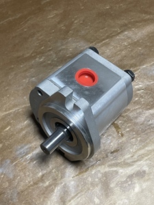 Bomba de Engranajes Hidráulica Axial HGP3A F 23 R de Alta Presión para Excavadora Móvil, Pieza de Repuesto para Mantenimiento de Maquinaria - Product Image 1