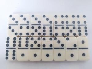 Bộ <span class=keywords><strong>Domino</strong></span> Chuyên Nghiệp Bán Sỉ Nhà Máy 28 Chiếc <span class=keywords><strong>Domino</strong></span> Gỗ Trong Hộp Gỗ Trò Chơi Trong Nhà - Product Image 5