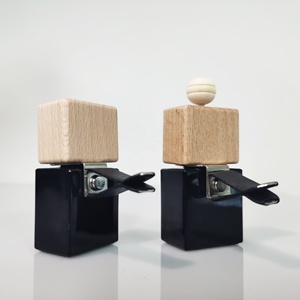 Bottiglia di Profumo in Vetro da 8ml con Tappo e Bastoncino in Legno Naturale, Diffusore per Auto, Bottiglia Nera per Bocchette di Ventilazione - Product Image 4